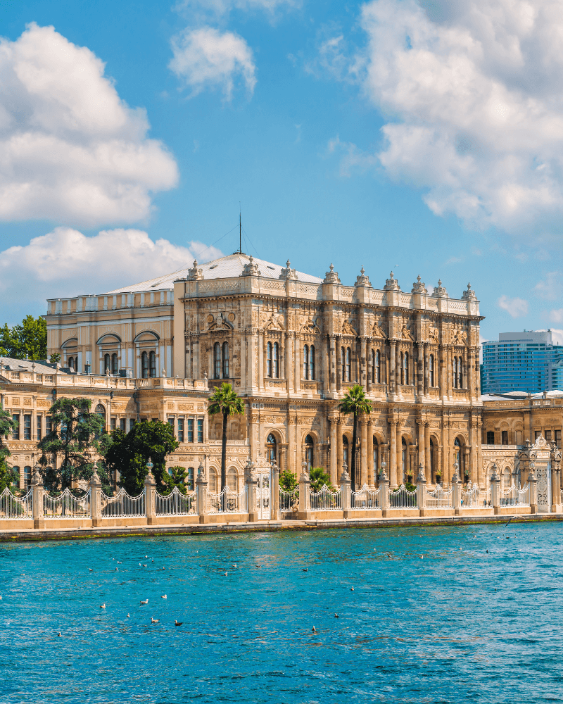 Dolmabahçe Sarayı gezilecek yer