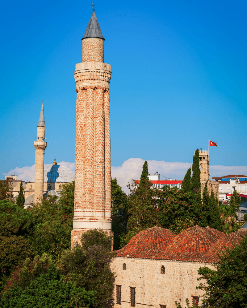 Yivli Minare Camii gezilecek yer